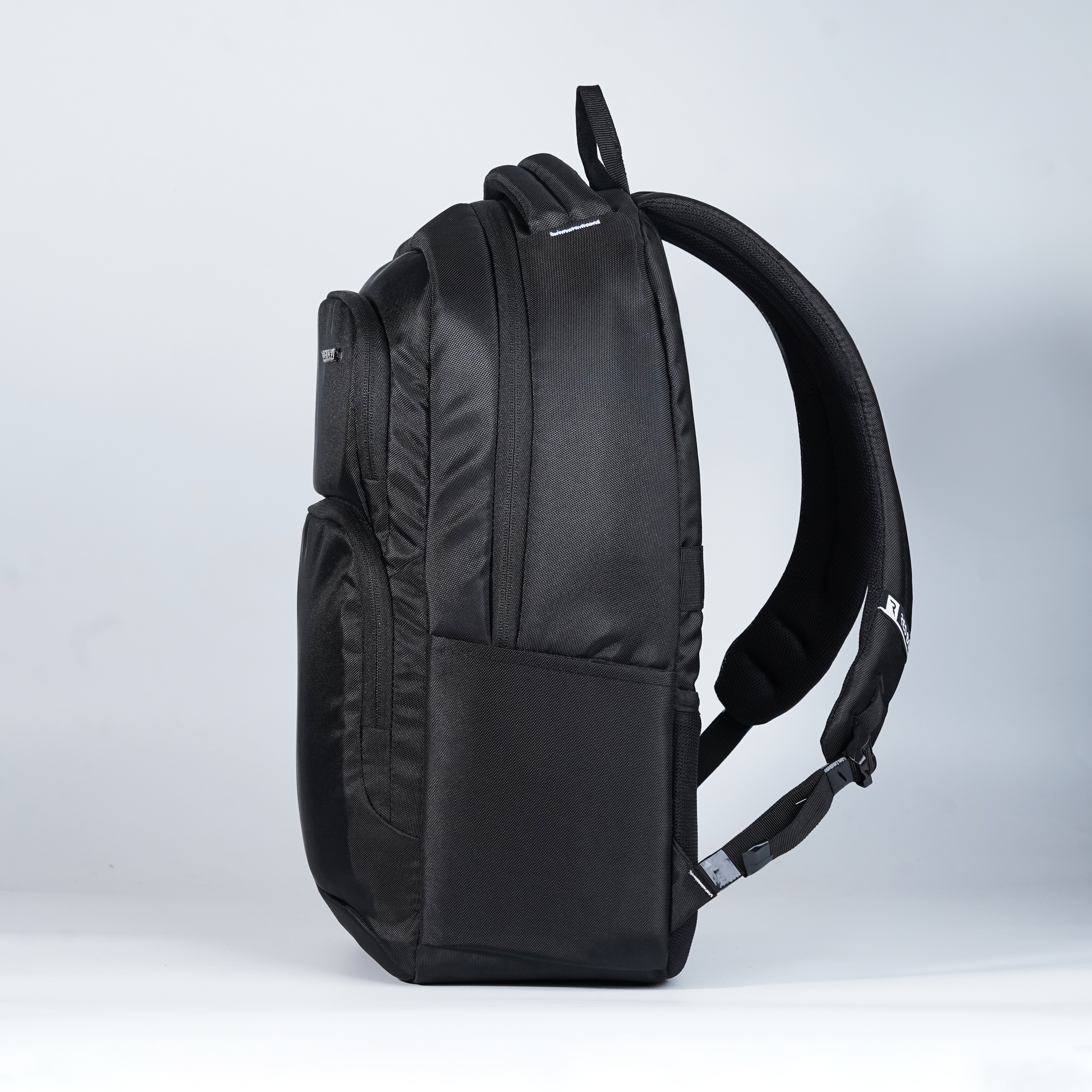 REDBOLT JUPITER 28L BACKPACK - BLACK — Redbolt corporate gift, alternate view