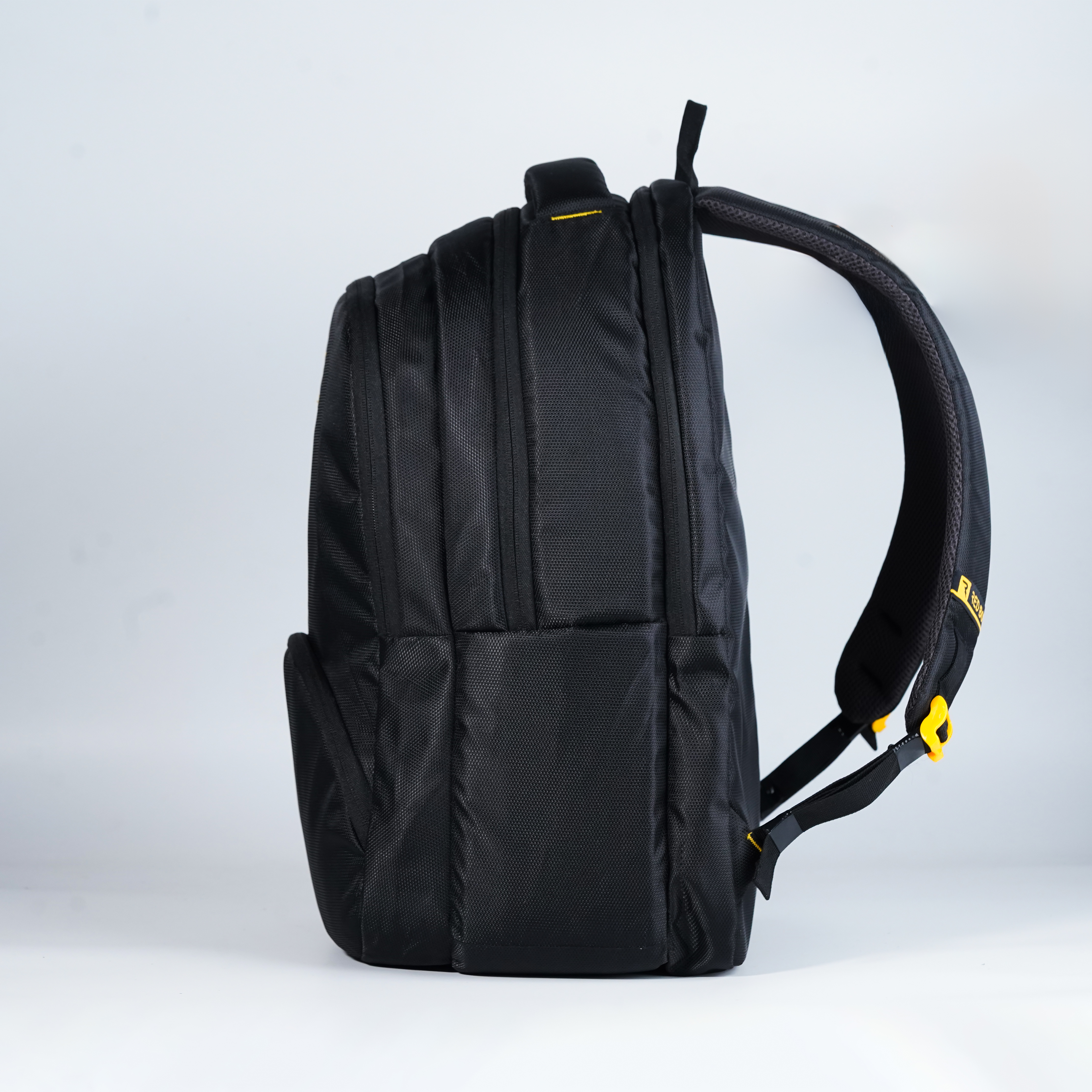 REDBOLT MARS 30L BACKPACK - 6 EDIT — Redbolt corporate gift, alternate view